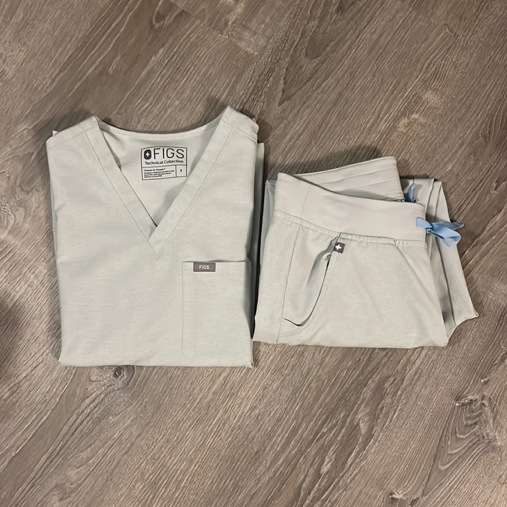 SET: Zamora joggers and Catarina top